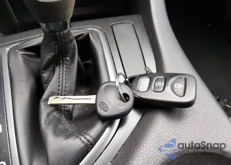 2011 Kia Optima Lx z USA, uszkodzony, nr VIN KNAGM4A73B5111179